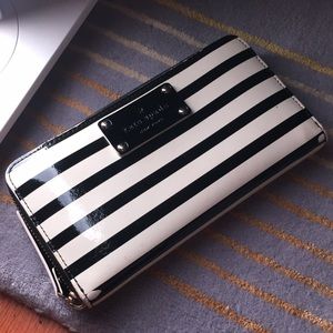 Kate Spade Wallet  ♠️